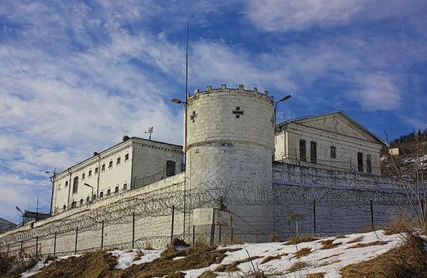 Тюрьма Белый лебедь: условия жизни и заключенные