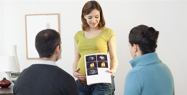 Мужчины, женщины и беременные демонстрируют результаты УЗИ