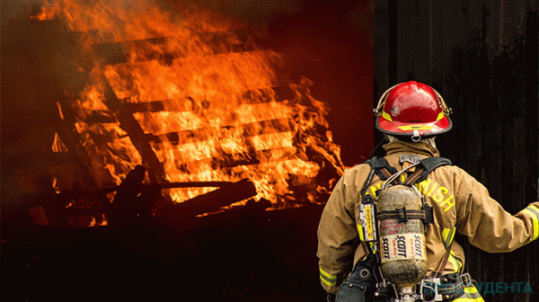 В чем разница между пожарным и спасателем?