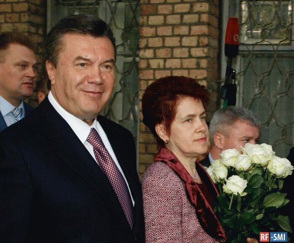 Виктор Янукович и Людмила Янукович.