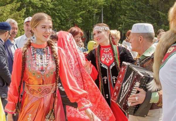 Татарский танец и аккордеон